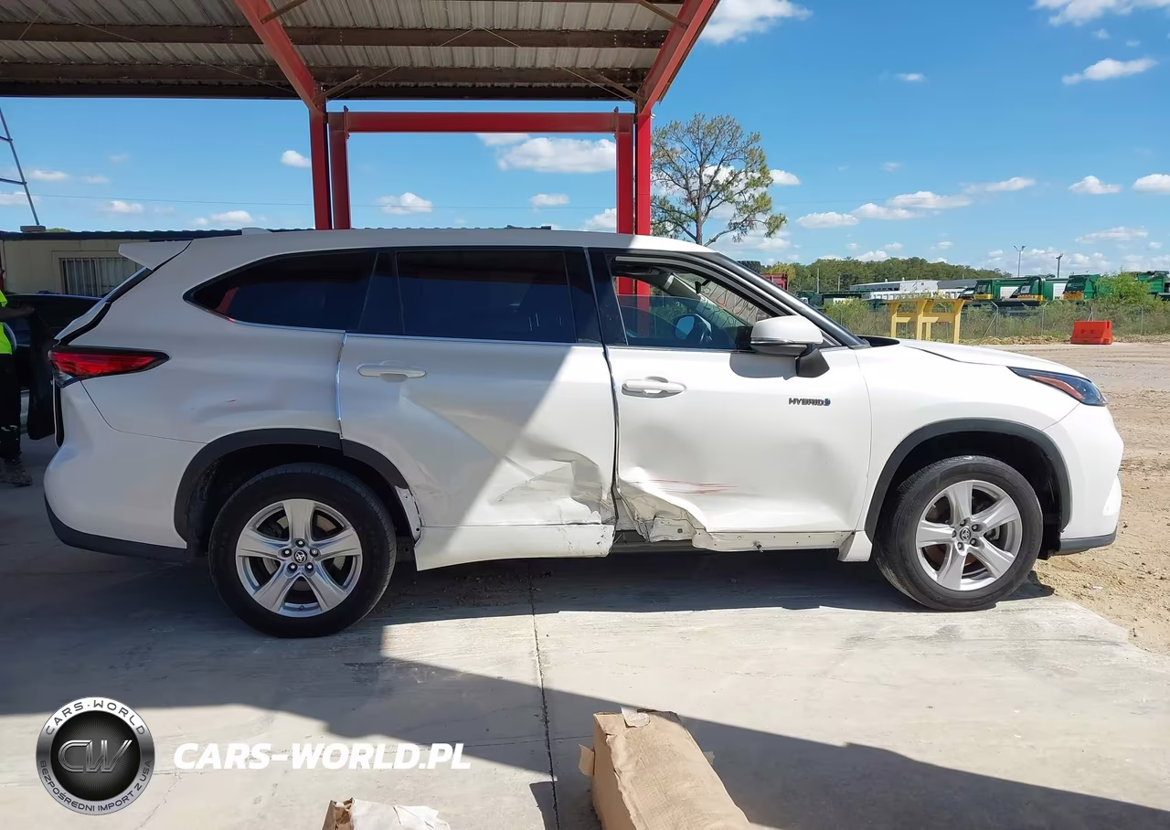 2021 Toyota Highlander Hybrid Le VIN:5TDZARAH5MS504642 - 13