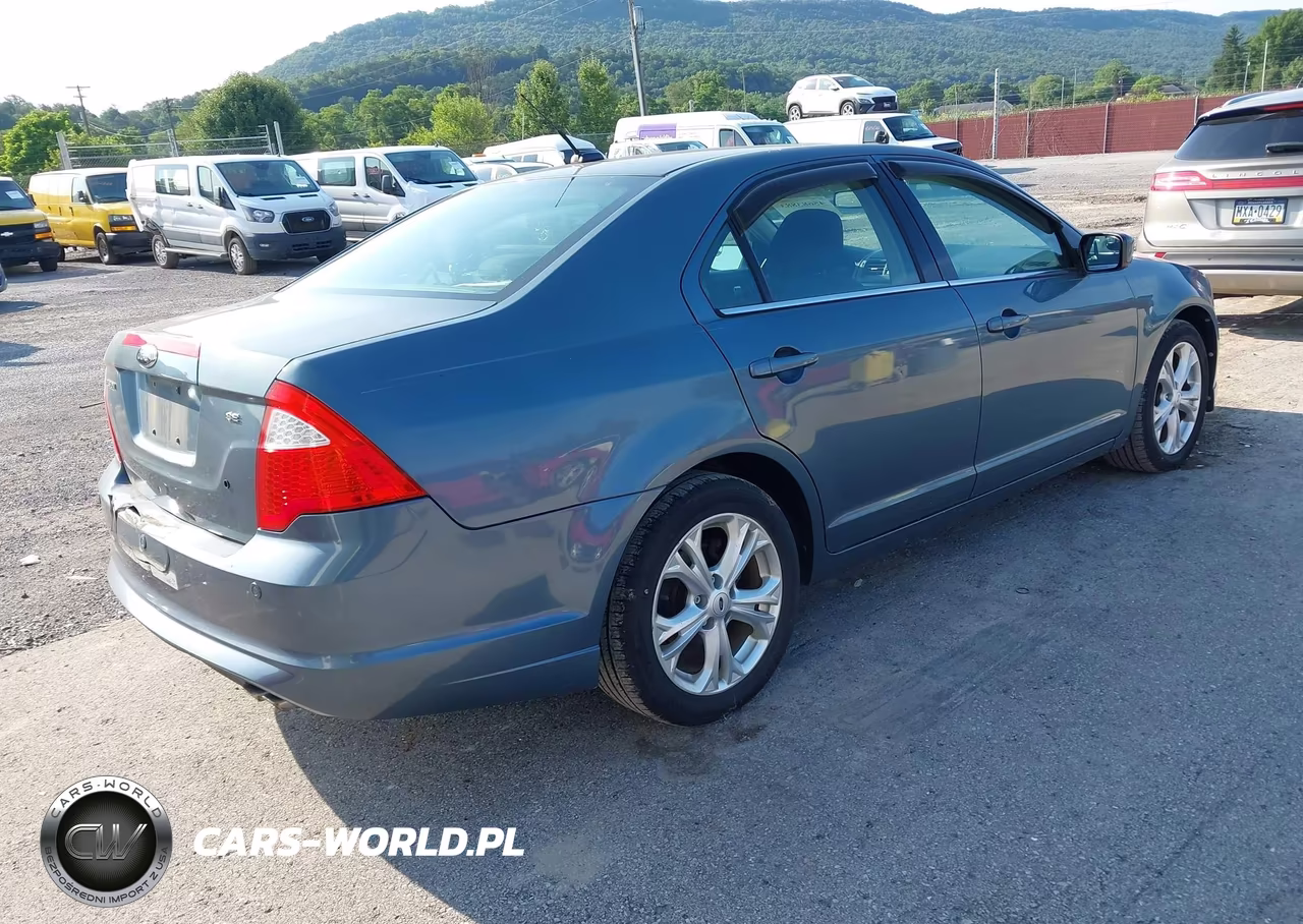 2012 Ford Fusion Se VIN:3FAHP0HA4CR374472 - 4