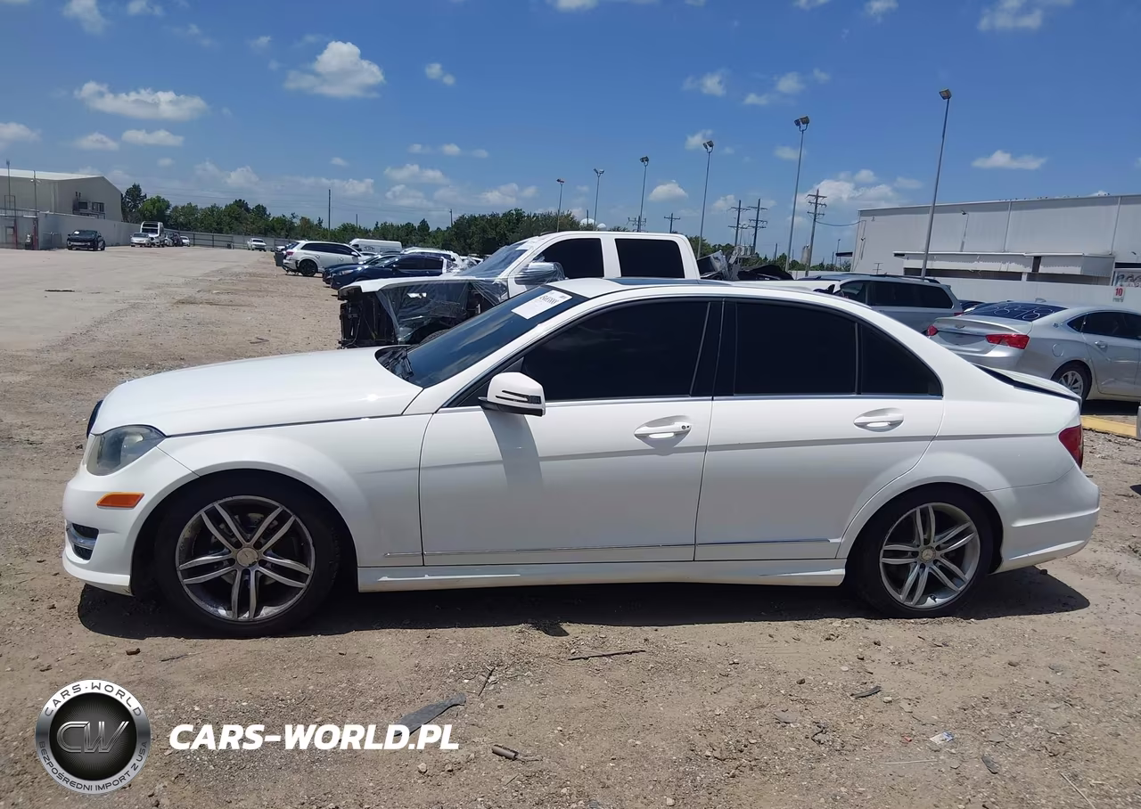 2013 Mercedes-Benz C 250 Sport VIN:WDDGF4HB2DR251412 - 14