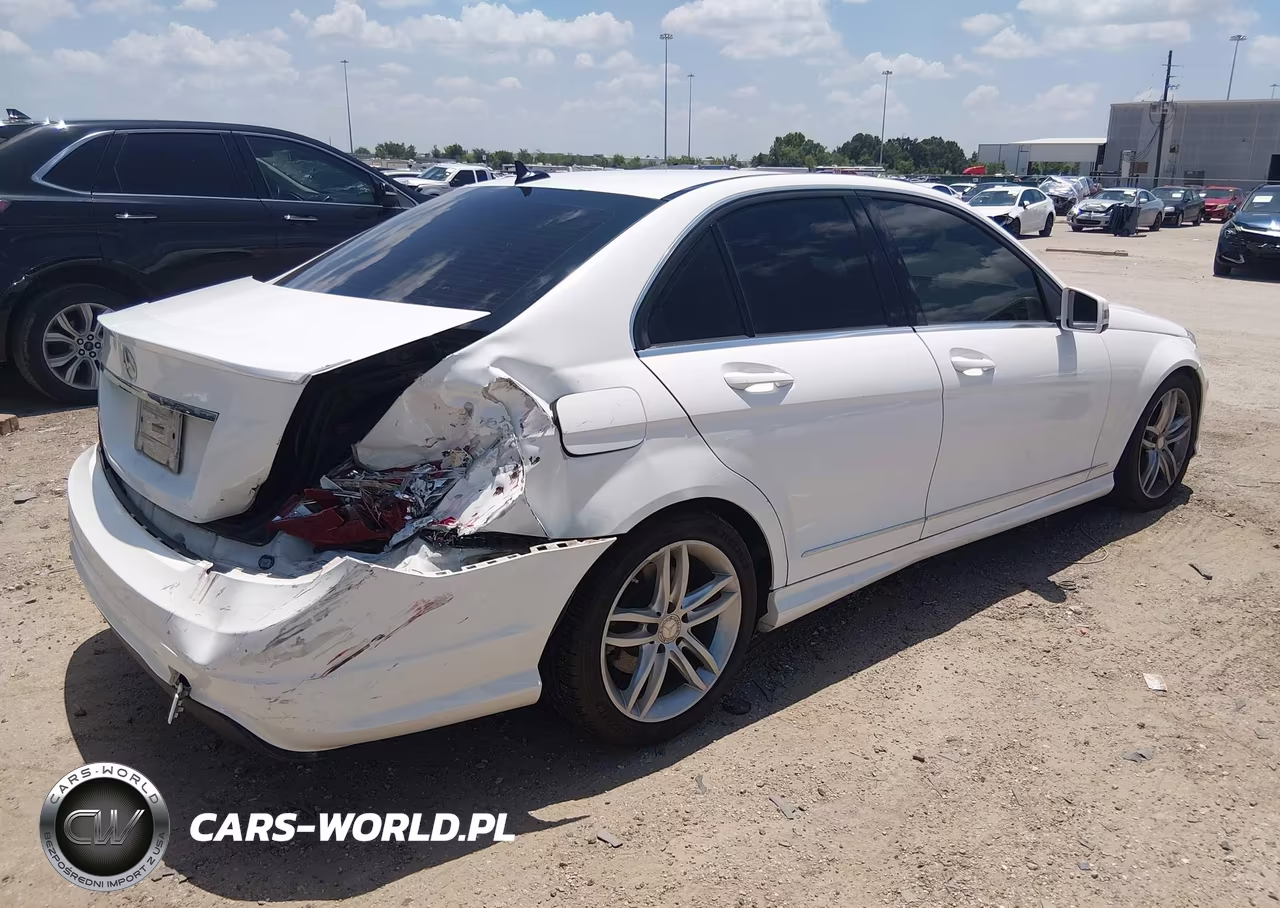 2013 Mercedes-Benz C 250 Sport VIN:WDDGF4HB2DR251412 - 4