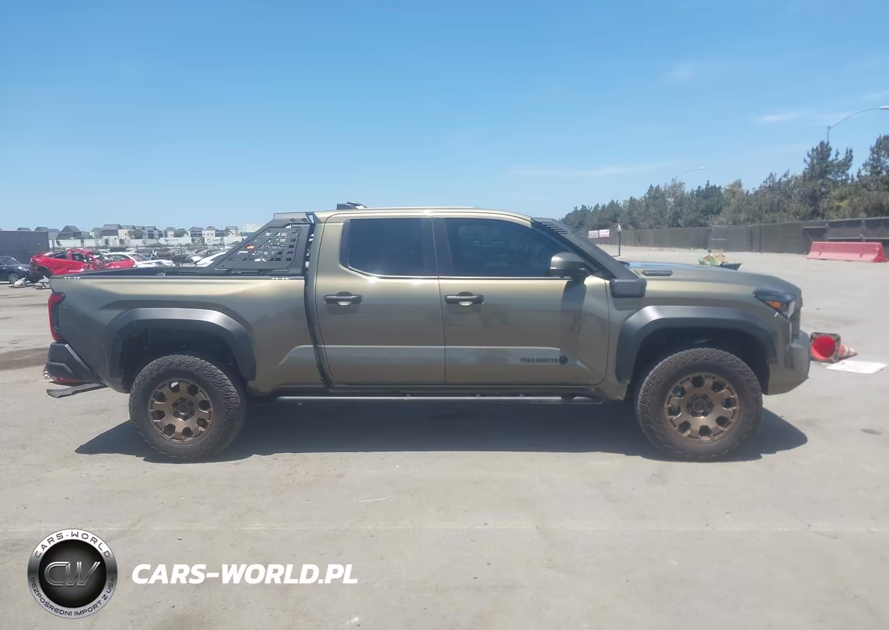 2026 Toyota Tacoma Hybrid Trailhunter VIN:3TYLC5LN8TT053298 - 13