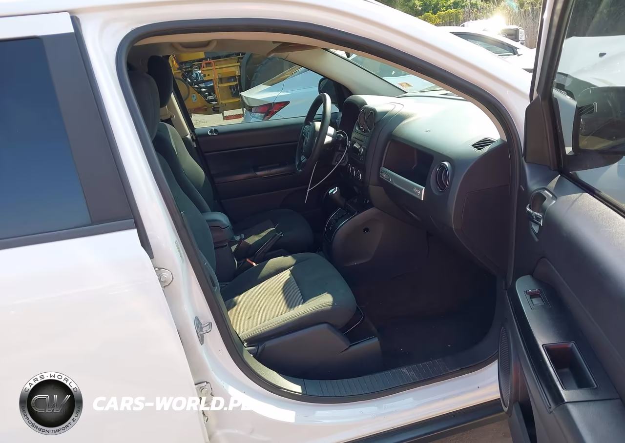 2014 Jeep Compass Sport VIN:1C4NJCBAXED844735 - 5