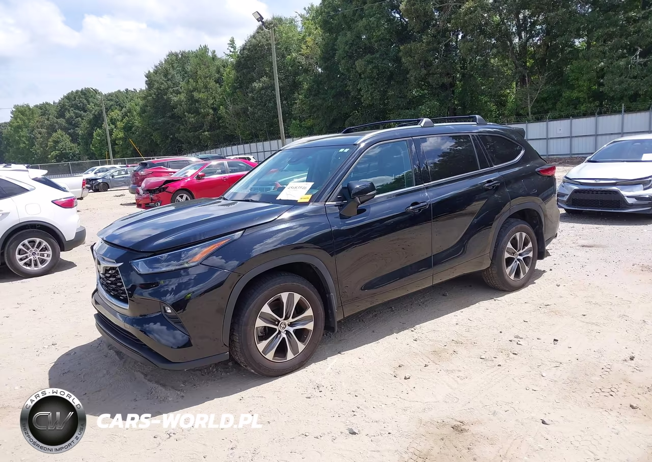 2021 Toyota Highlander Xle VIN:5TDGZRBH8MS105027 - 2