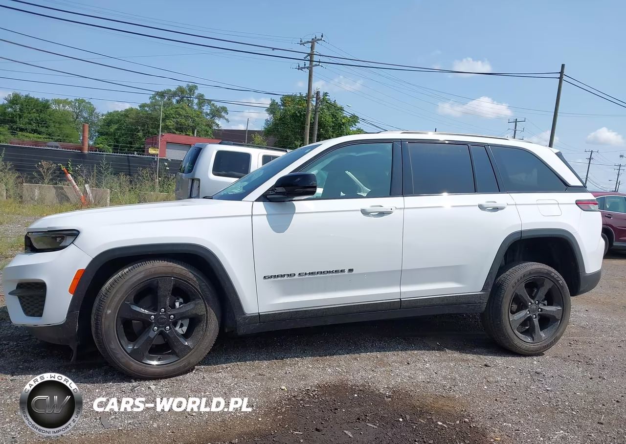 2025 Jeep Grand Cherokee Altitude X 4X4 VIN:1C4RJHAG5SC291417 - 14
