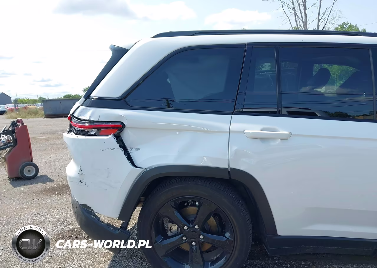 2025 Jeep Grand Cherokee Altitude X 4X4 VIN:1C4RJHAG5SC291417 - 19