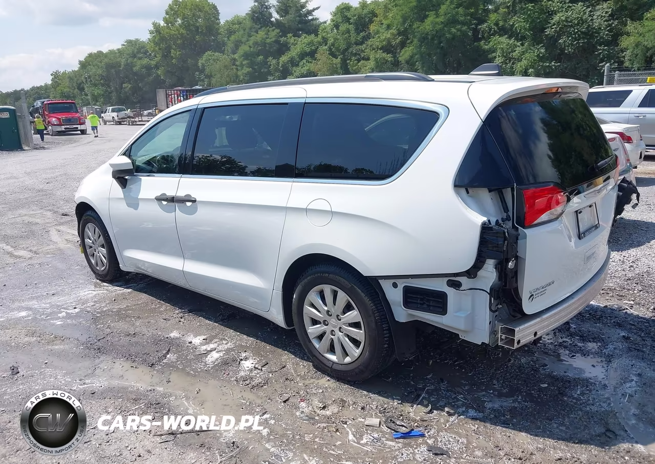 2020 Chrysler Voyager L VIN:2C4RC1AG2LR146247 - 3
