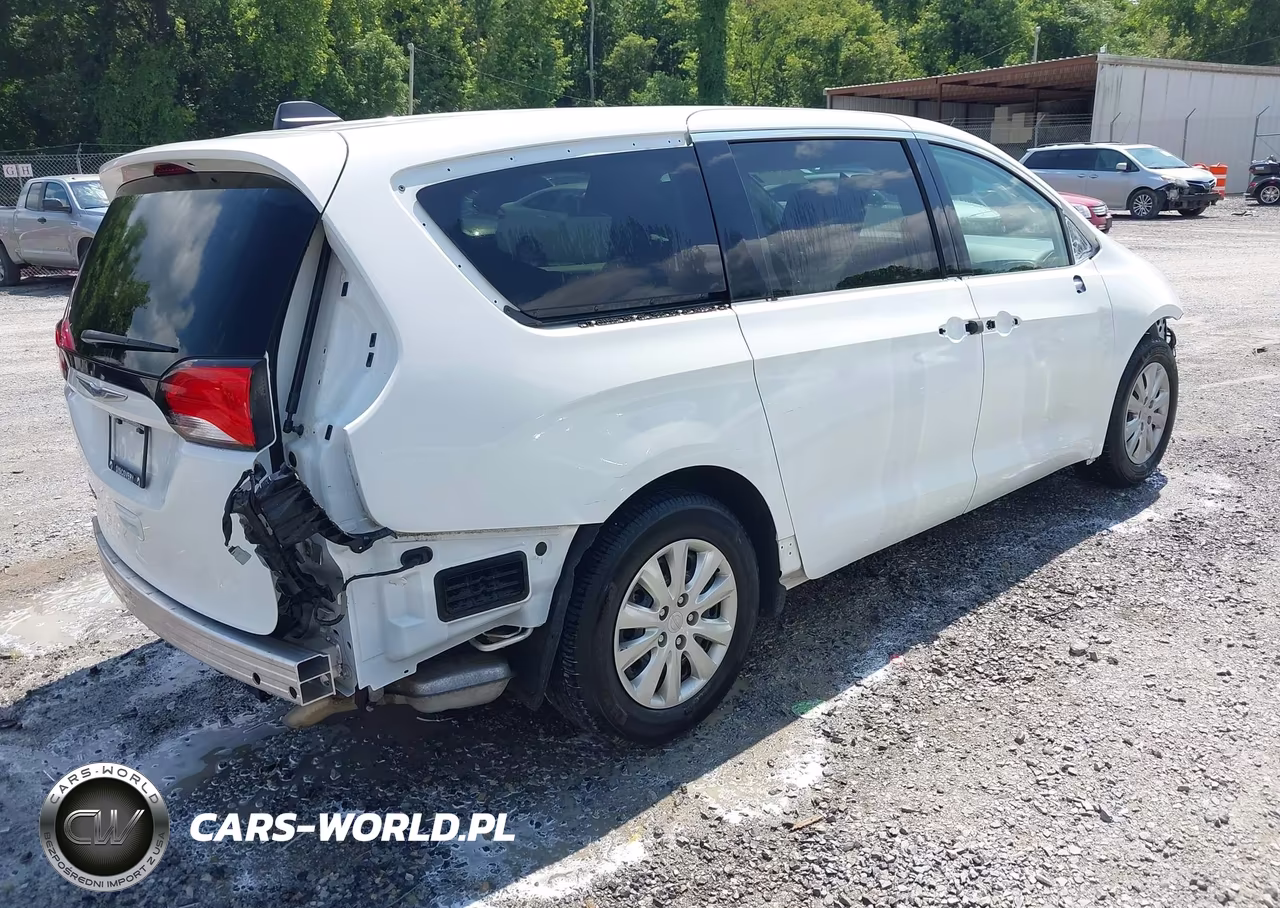 2020 Chrysler Voyager L VIN:2C4RC1AG2LR146247 - 4
