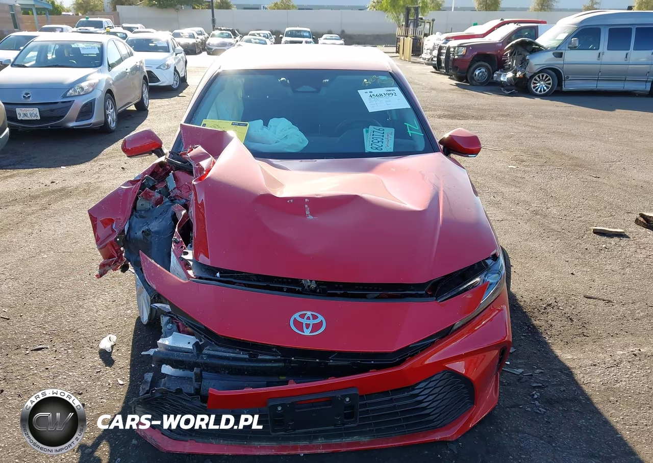 2026 Toyota Camry Le VIN:4T1DAACK4TU311988 - 12