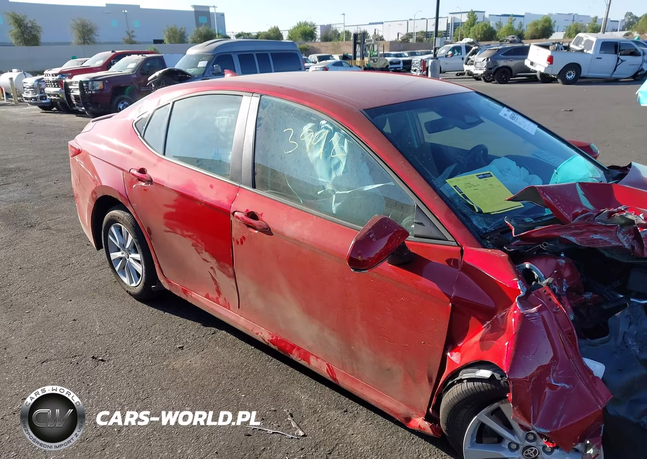2026 Toyota Camry Le VIN:4T1DAACK4TU311988 - 13