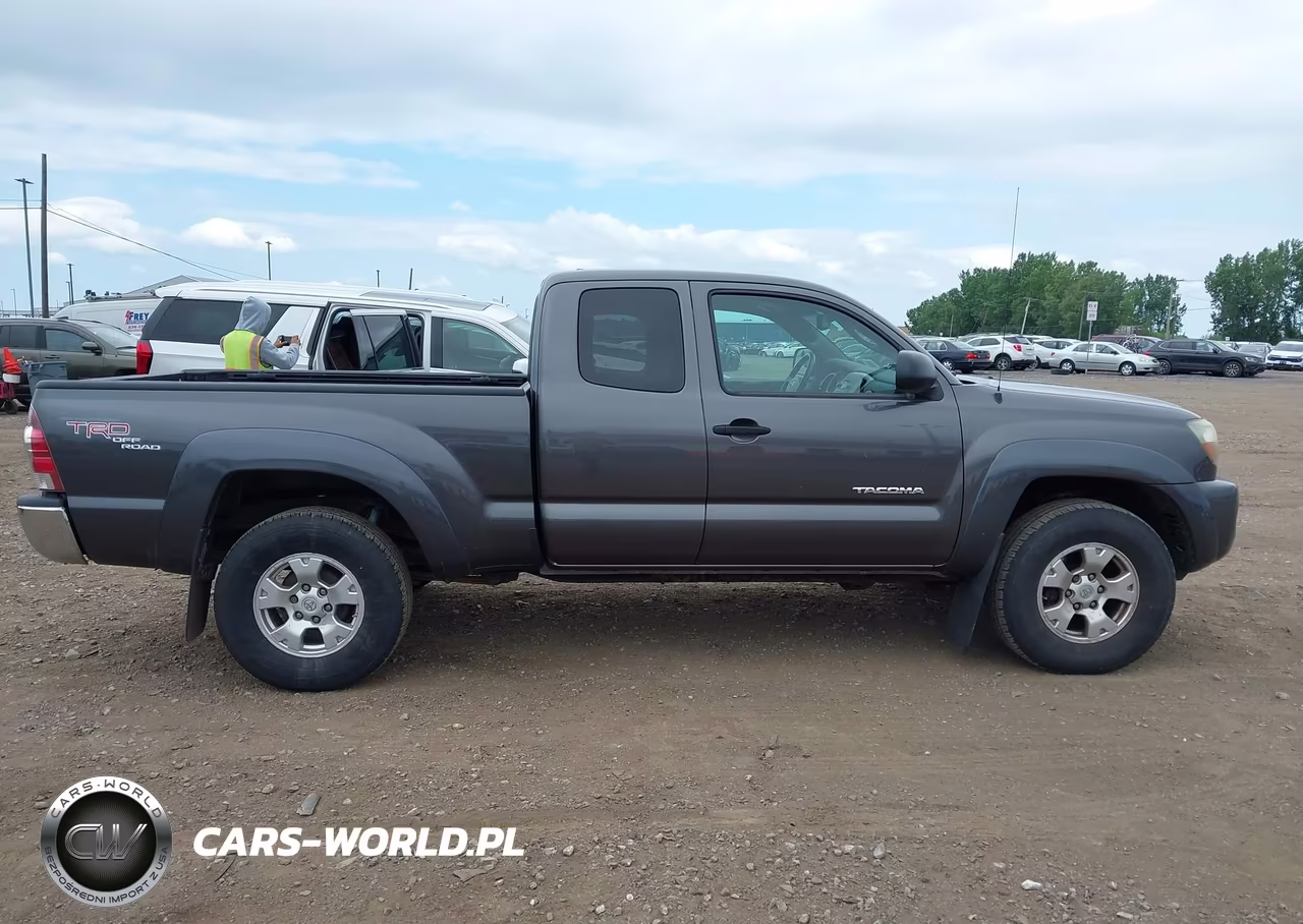2011 Toyota Tacoma Base V6 VIN:5TFUU4EN8BX006415 - 13