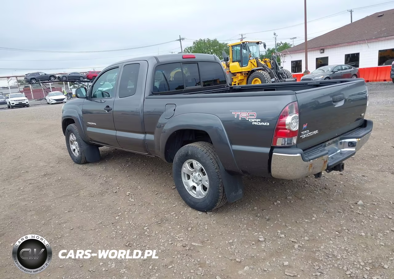 2011 Toyota Tacoma Base V6 VIN:5TFUU4EN8BX006415 - 3