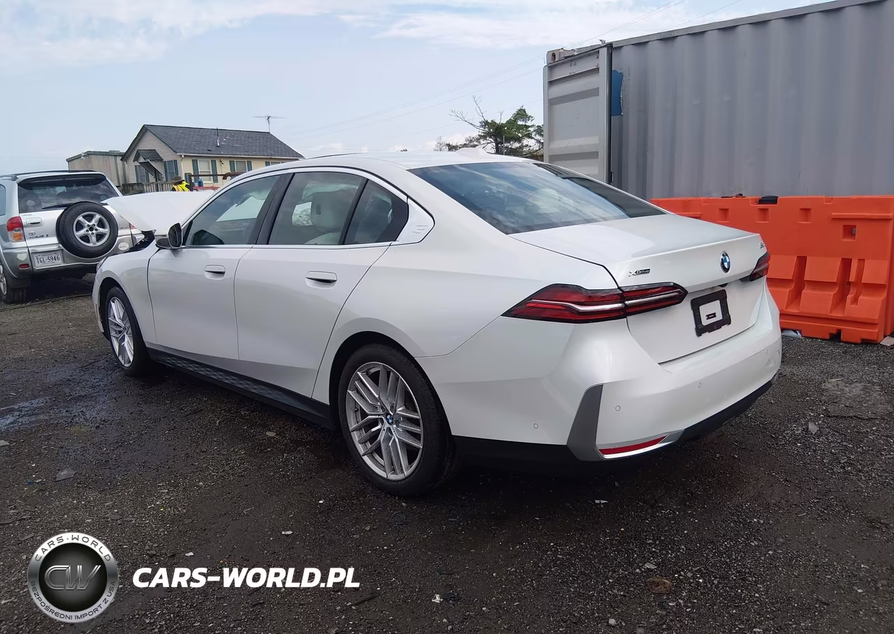 2025 BMW 530I xDrive VIN:WBA53FJ03SCU27959 - 3
