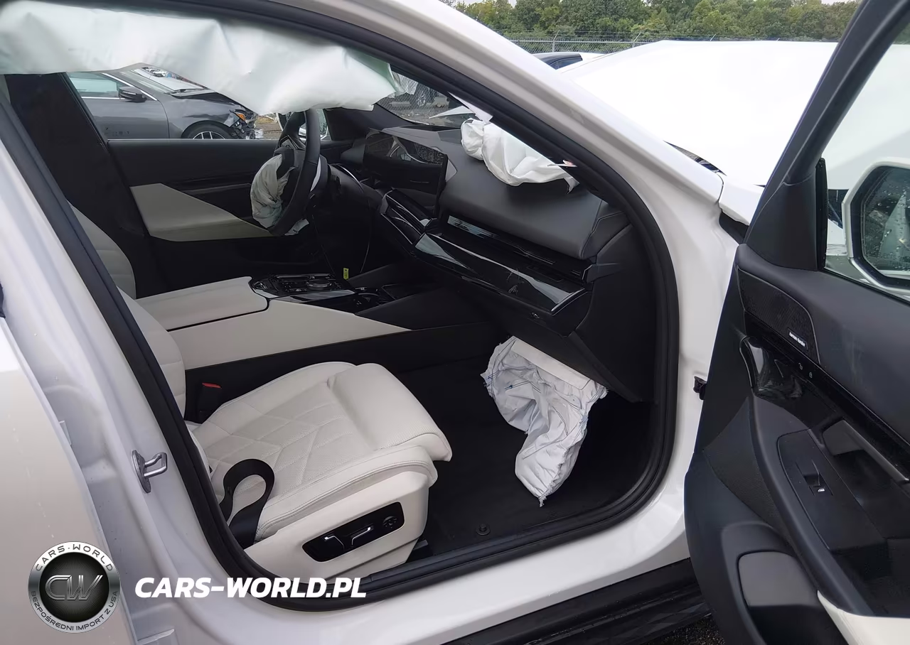 2025 BMW 530I xDrive VIN:WBA53FJ03SCU27959 - 5