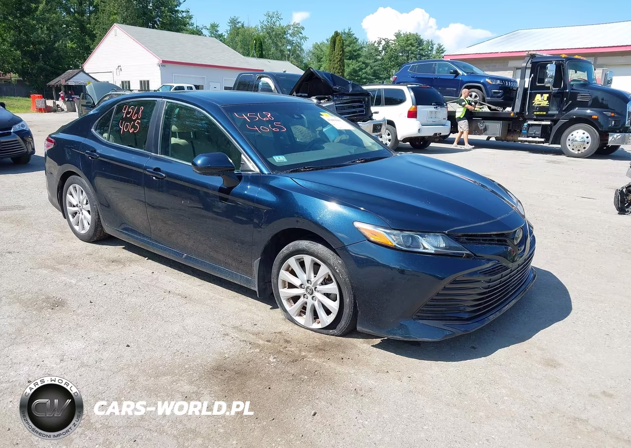 2018 Toyota Camry Le VIN:4T1B11HK5JU531265 - 1