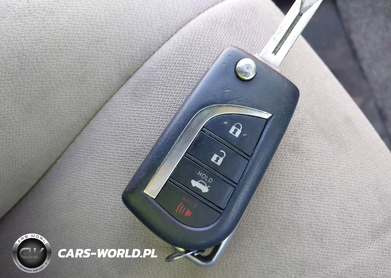 2018 Toyota Camry Le VIN:4T1B11HK5JU531265 - 11