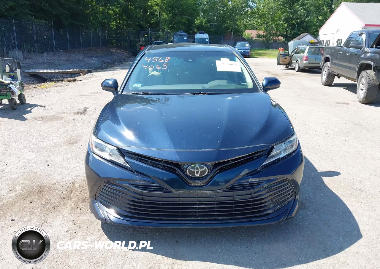 2018 Toyota Camry Le VIN:4T1B11HK5JU531265 - 12