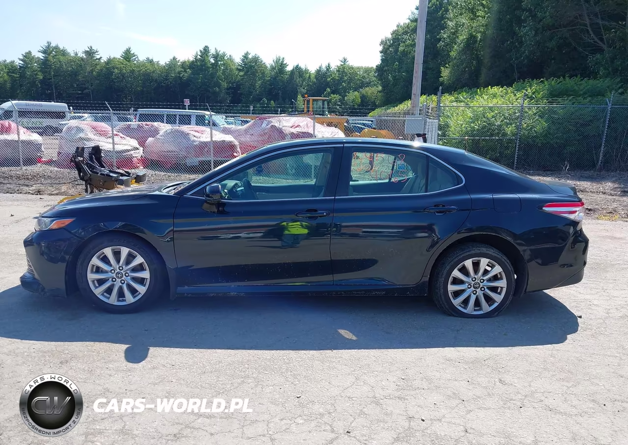 2018 Toyota Camry Le VIN:4T1B11HK5JU531265 - 14