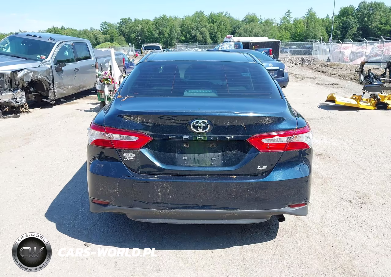 2018 Toyota Camry Le VIN:4T1B11HK5JU531265 - 16