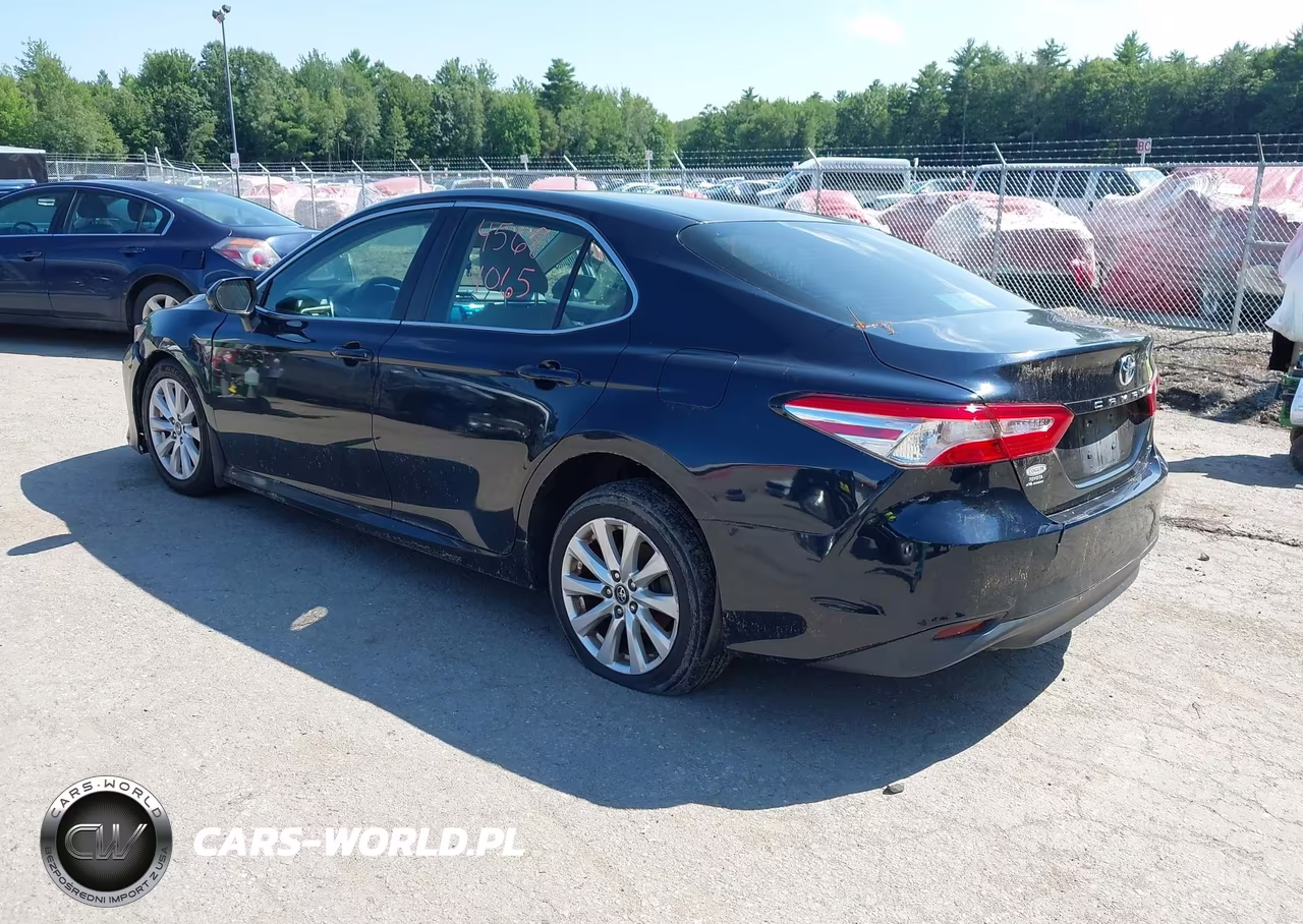 2018 Toyota Camry Le VIN:4T1B11HK5JU531265 - 3