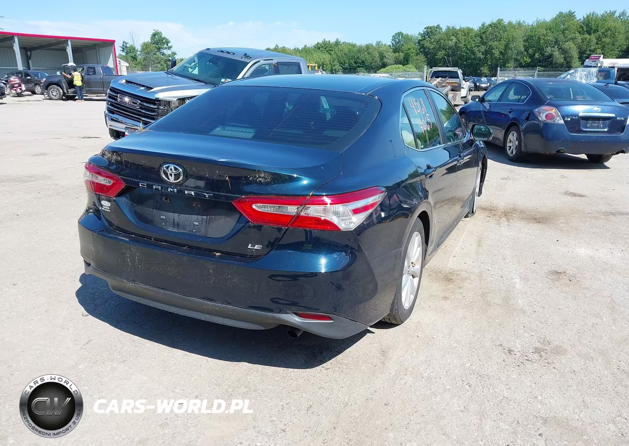 2018 Toyota Camry Le VIN:4T1B11HK5JU531265 - 4