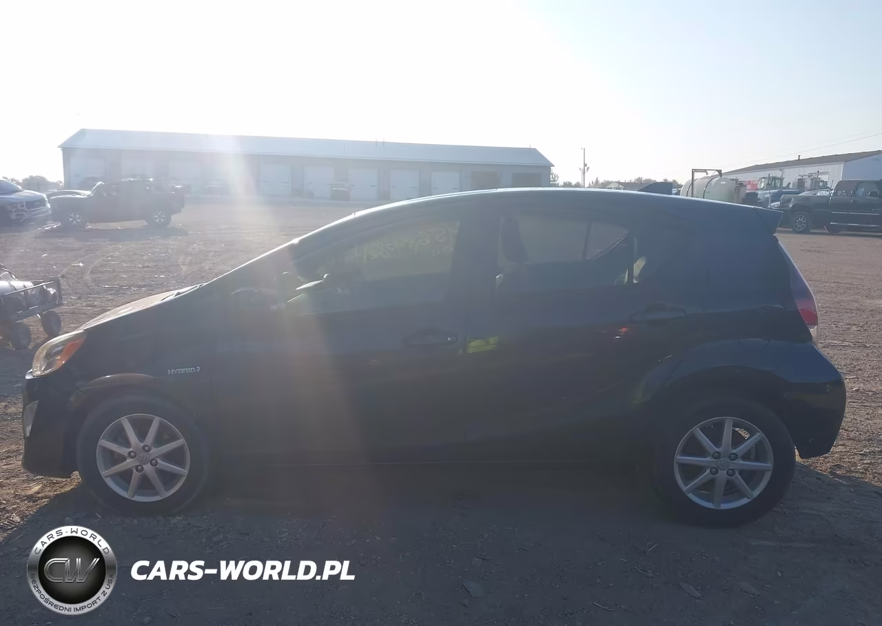 2016 Toyota Prius C Four VIN:JTDKDTB3XG1122794 - 12