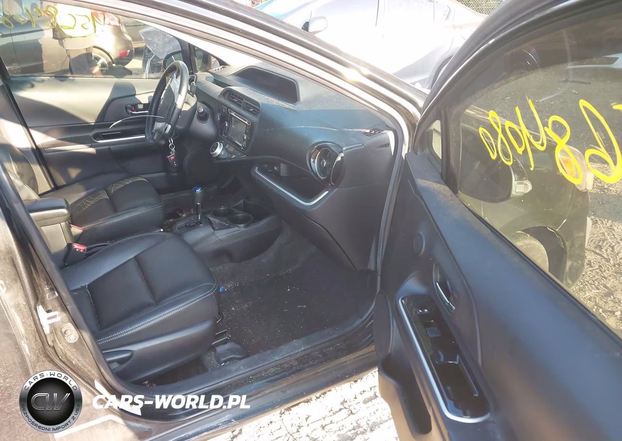2016 Toyota Prius C Four VIN:JTDKDTB3XG1122794 - 3