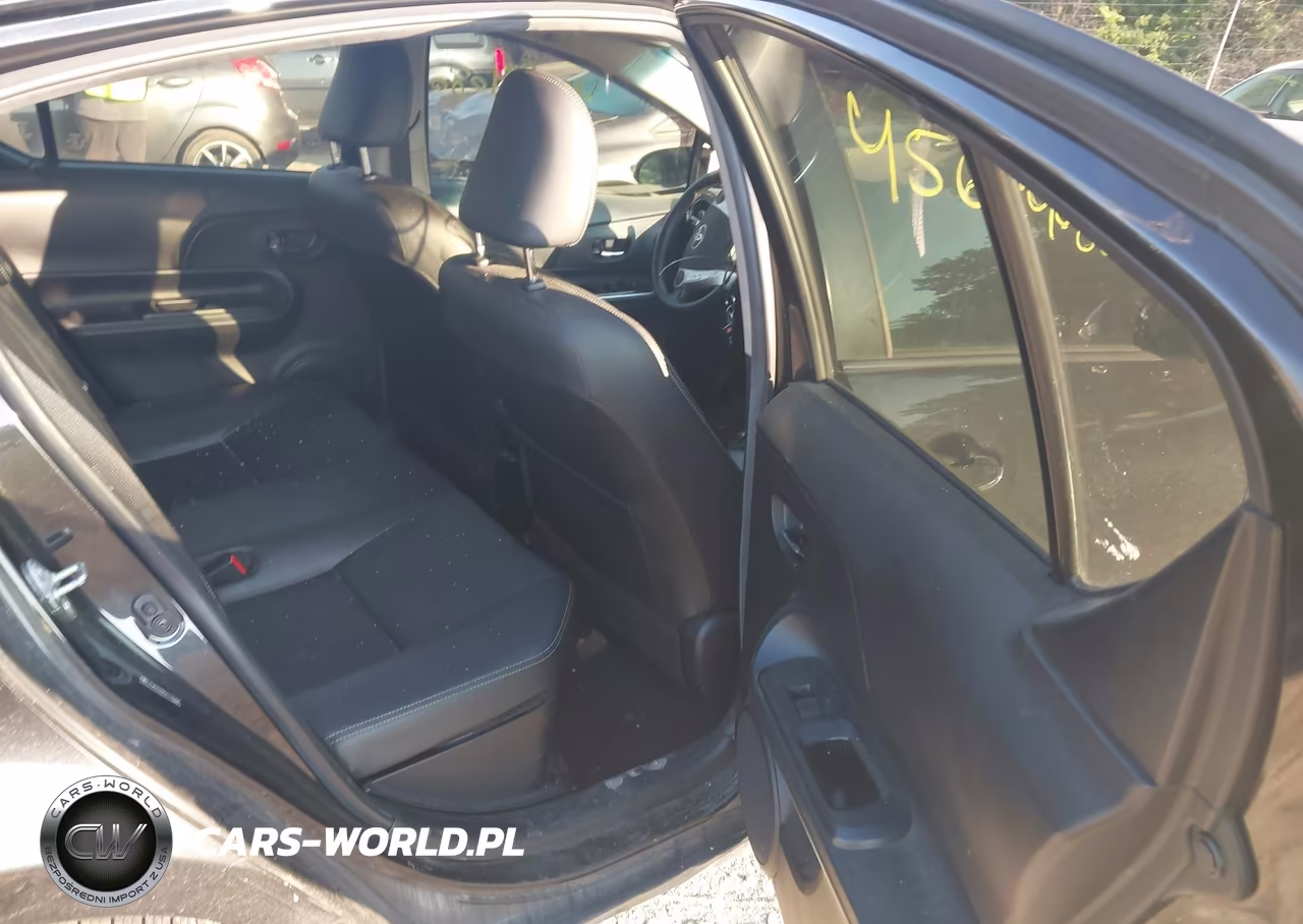 2016 Toyota Prius C Four VIN:JTDKDTB3XG1122794 - 6