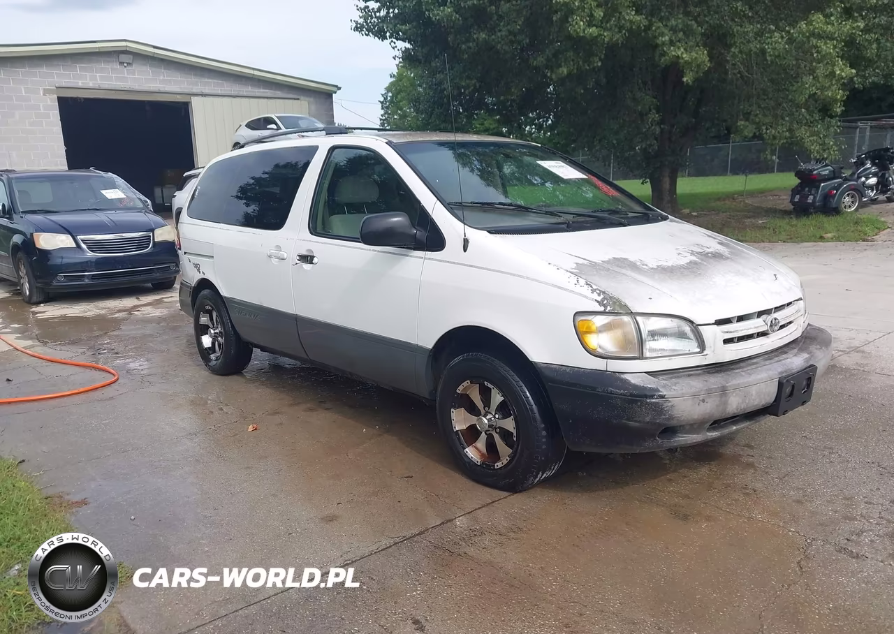 1999 Toyota Sienna Le