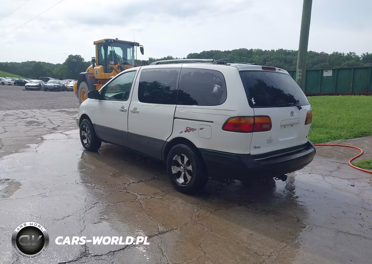 1999 Toyota Sienna Le VIN:4T3ZF13C1XU095465 - 3