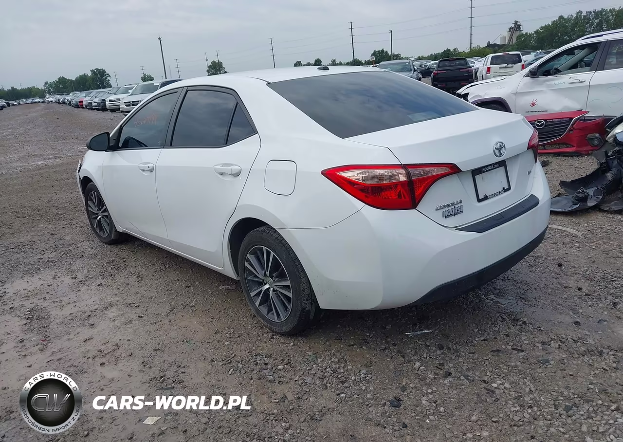 2018 Toyota Corolla Le VIN:2T1BURHE4JC972273 - 3