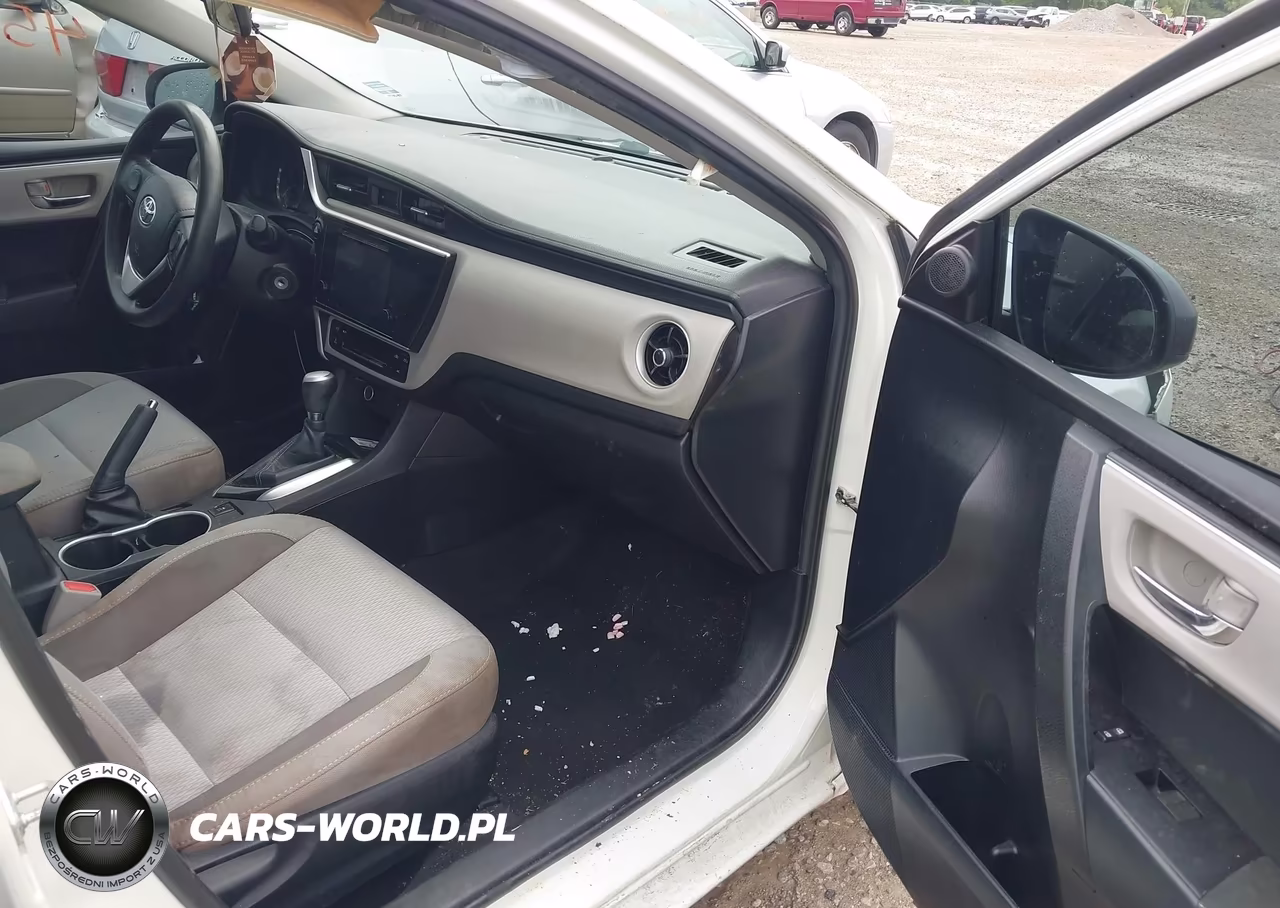 2018 Toyota Corolla Le VIN:2T1BURHE4JC972273 - 5