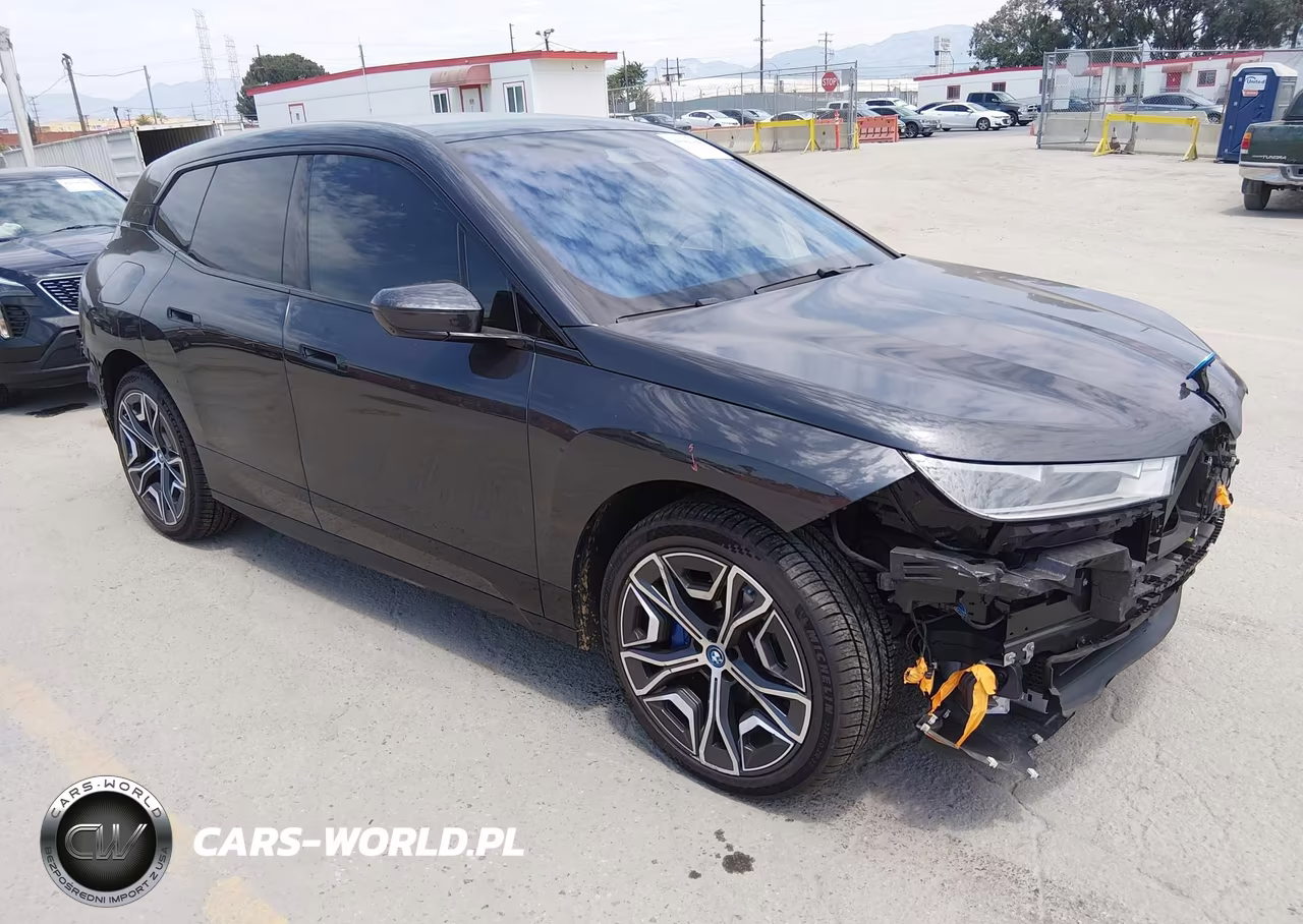 2025 BMW Ix xDrive50 – zdjęcie 1 z 19