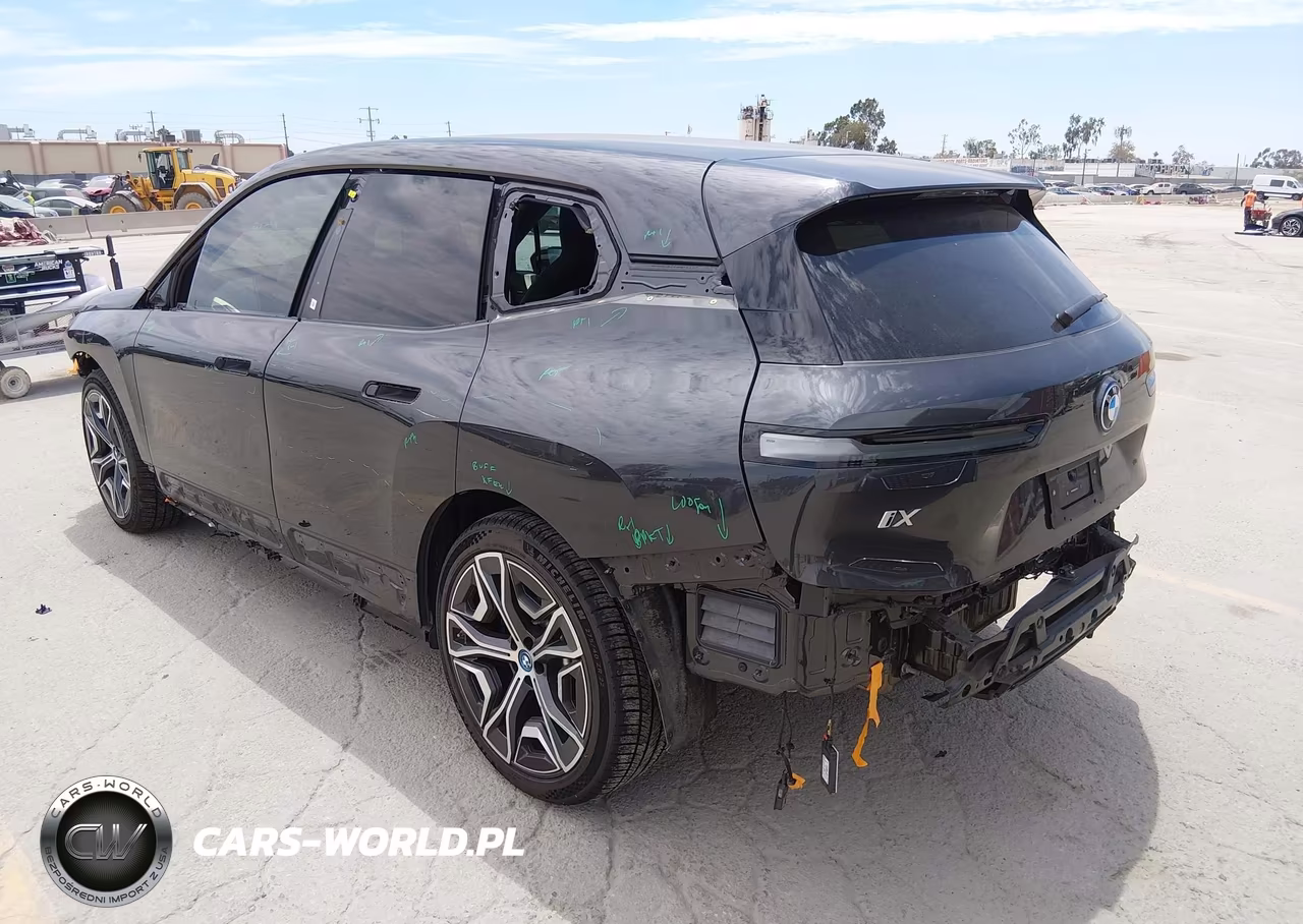 2025 BMW Ix xDrive50 VIN:WB523CF04SCS17217 - 3