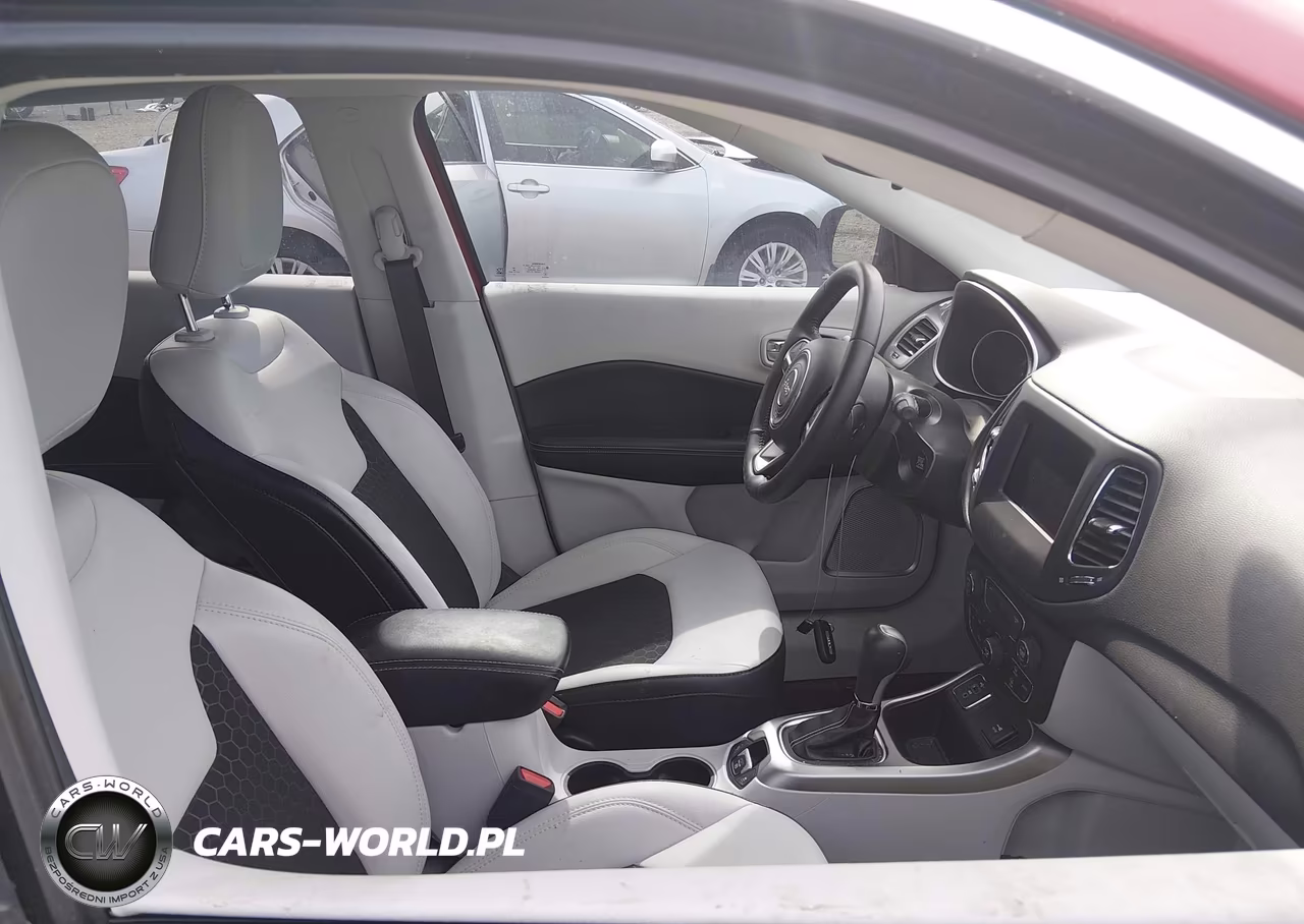 2019 Jeep Compass Sun And Wheel Fwd VIN:3C4NJCBBXKT615132 - 5
