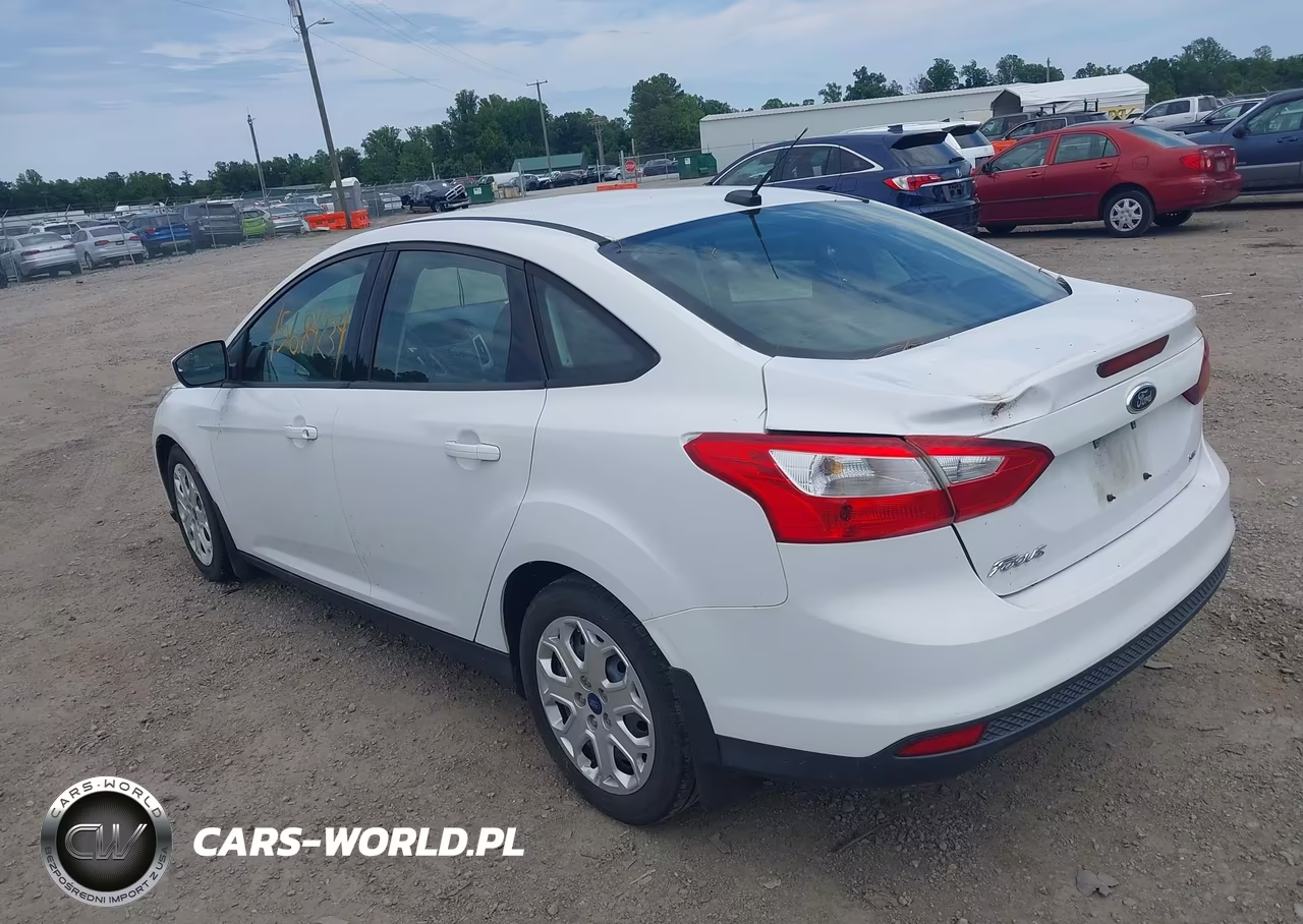 2012 Ford Focus Se VIN:1FAHP3F20CL430094 - 3