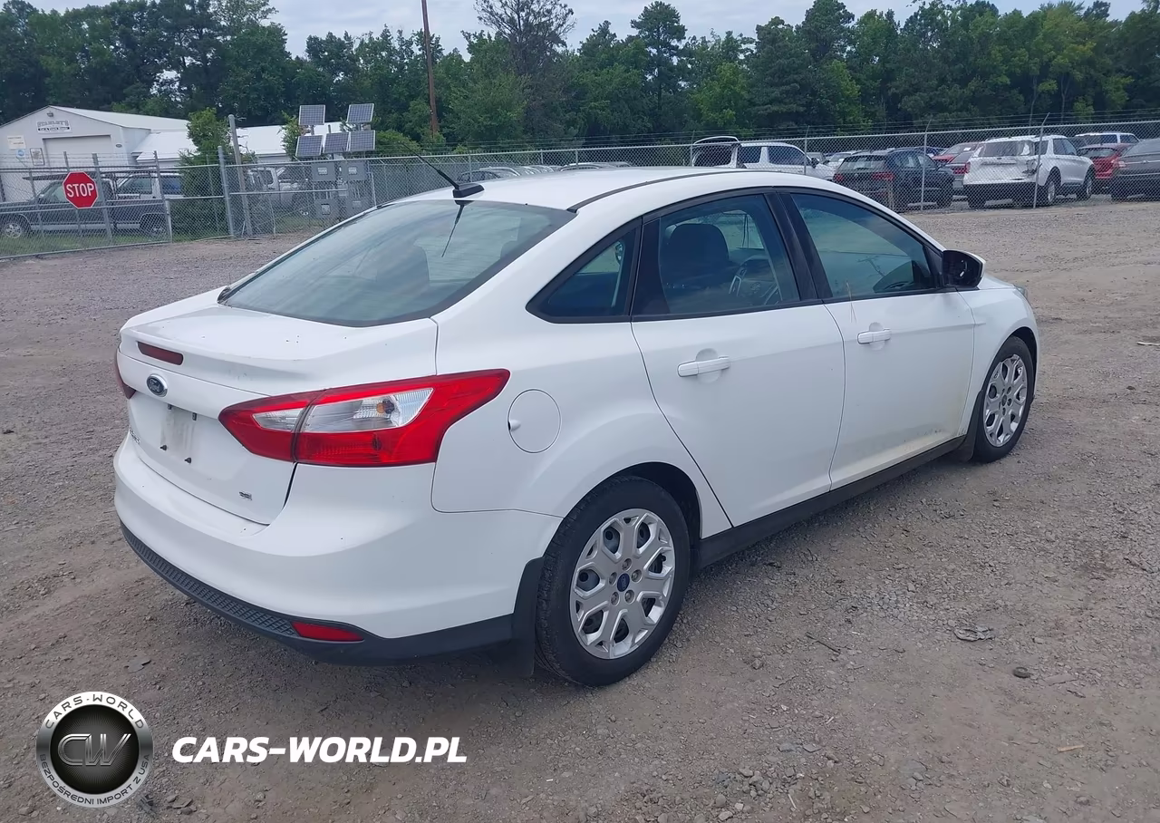 2012 Ford Focus Se VIN:1FAHP3F20CL430094 - 4