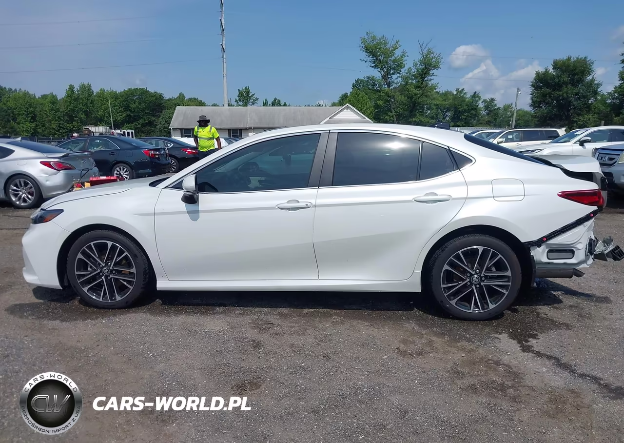 2025 Toyota Camry Xle VIN:4T1DAACK0SU161909 - 15