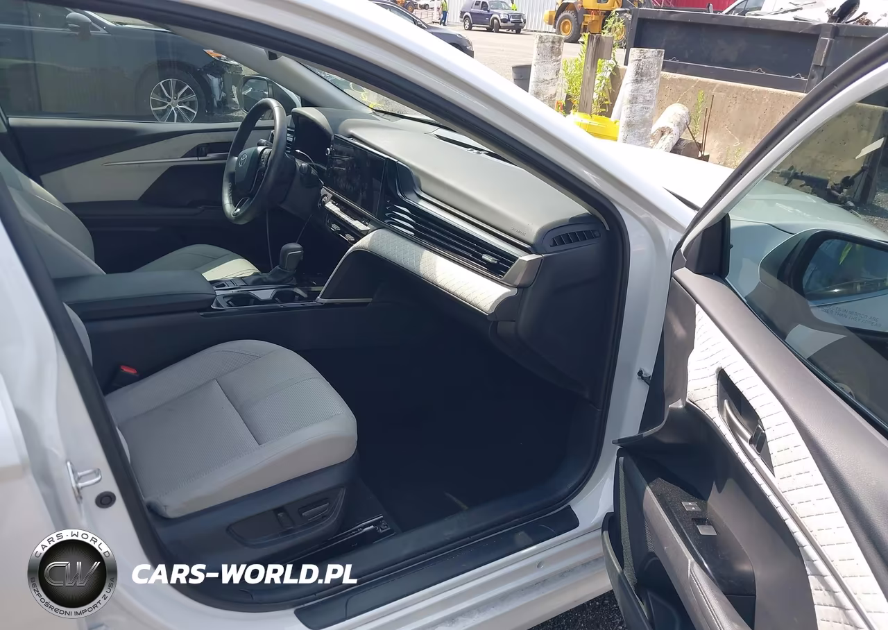 2025 Toyota Camry Xle VIN:4T1DAACK0SU161909 - 5