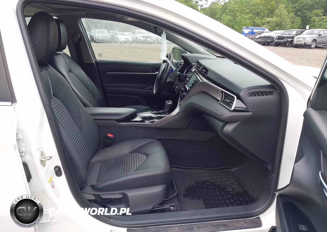 2018 Toyota Camry Se VIN:4T1B11HK9JU570361 - 5