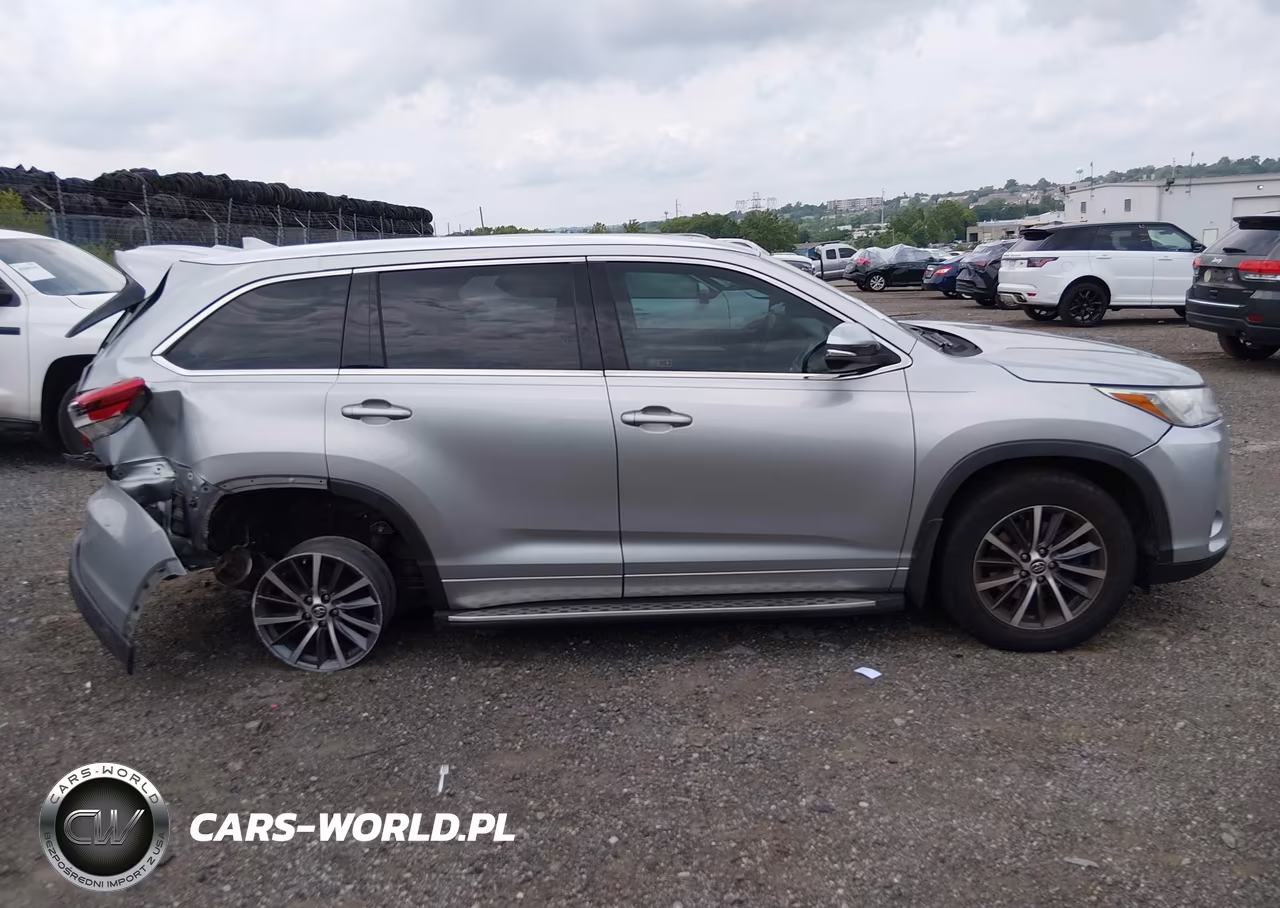 2018 Toyota Highlander Xle VIN:5TDJZRFH3JS550299 - 13