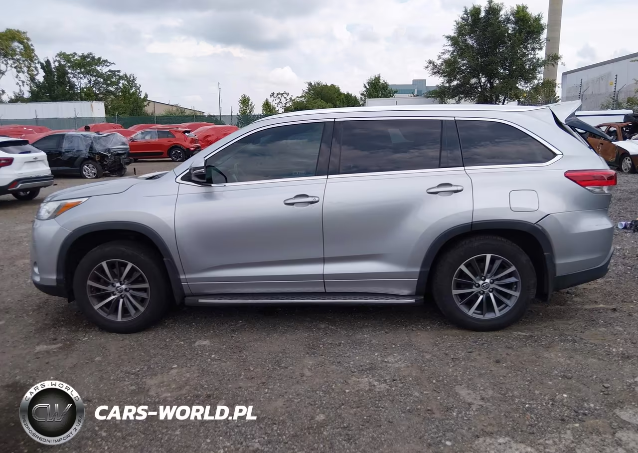2018 Toyota Highlander Xle VIN:5TDJZRFH3JS550299 - 14