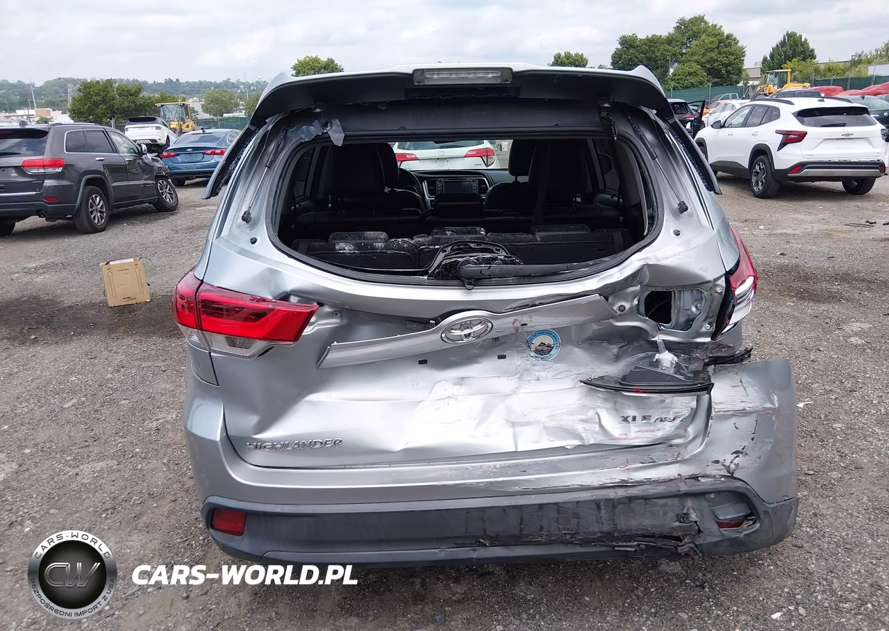 2018 Toyota Highlander Xle VIN:5TDJZRFH3JS550299 - 6