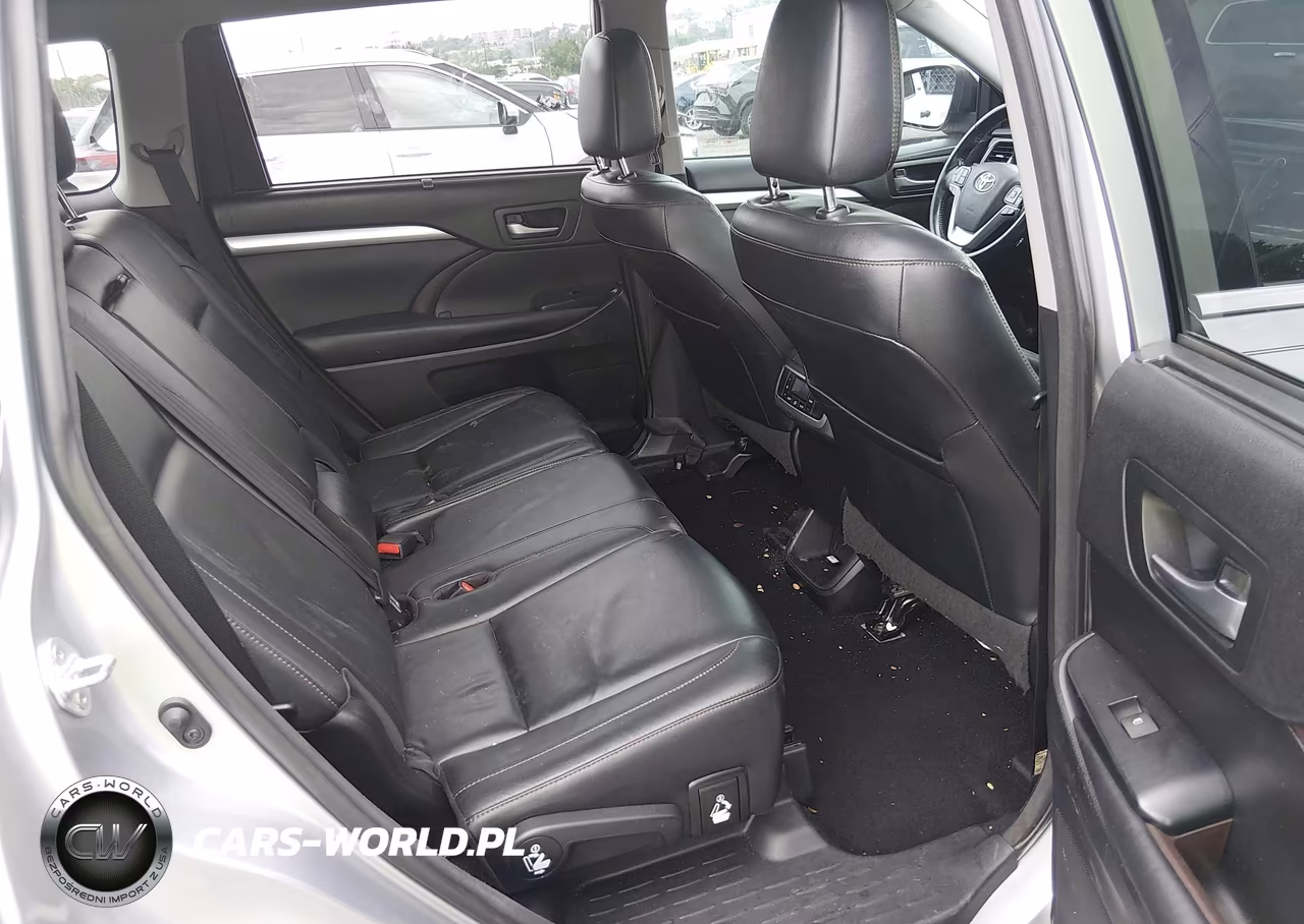 2018 Toyota Highlander Xle VIN:5TDJZRFH3JS550299 - 8