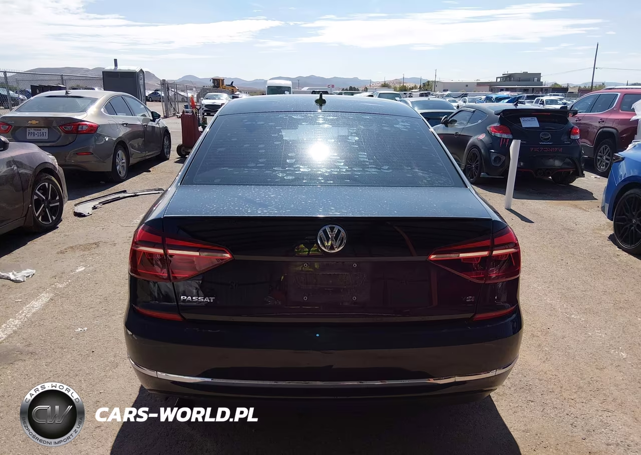 2019 Volkswagen Passat 2.0T Wolfsburg Edition VIN:1VWLA7A32KC003492 - 17