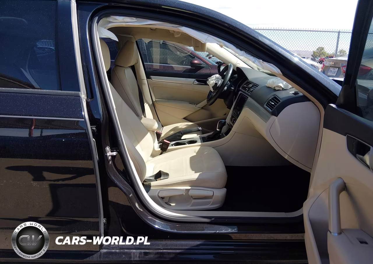 2019 Volkswagen Passat 2.0T Wolfsburg Edition VIN:1VWLA7A32KC003492 - 5