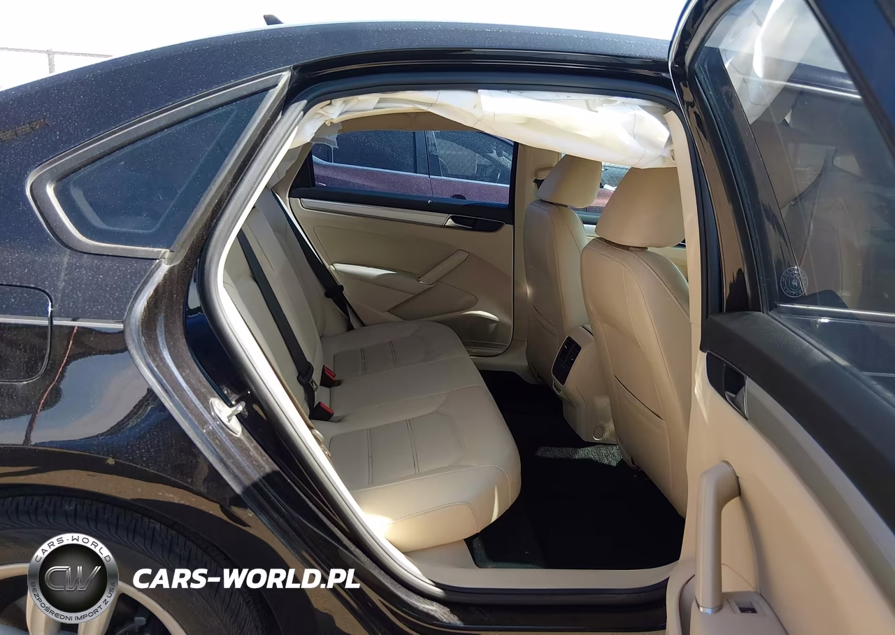2019 Volkswagen Passat 2.0T Wolfsburg Edition VIN:1VWLA7A32KC003492 - 8