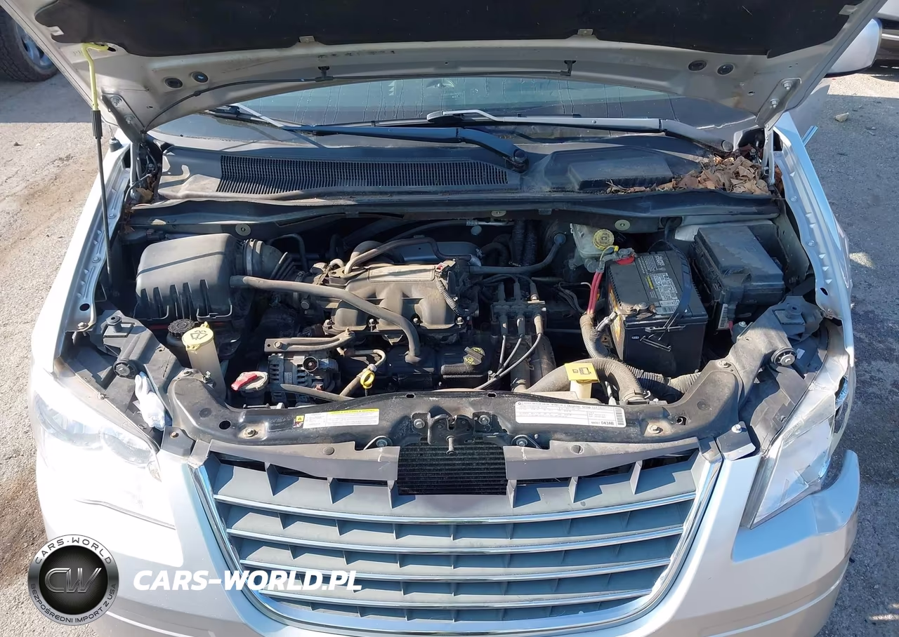 2010 Chrysler Town & Country Touring VIN:2A4RR5D18AR131983 - 10