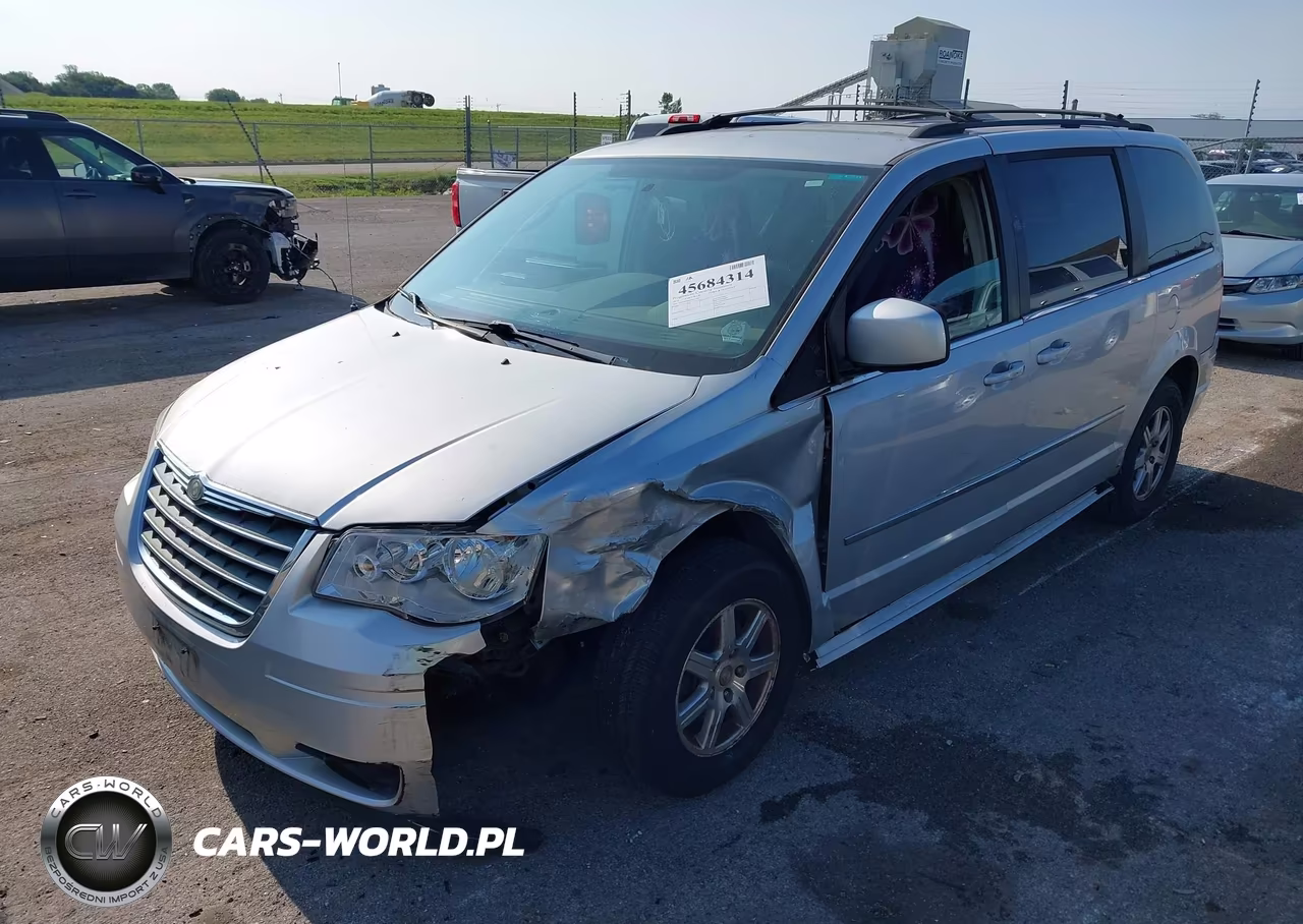 2010 Chrysler Town & Country Touring VIN:2A4RR5D18AR131983 - 2