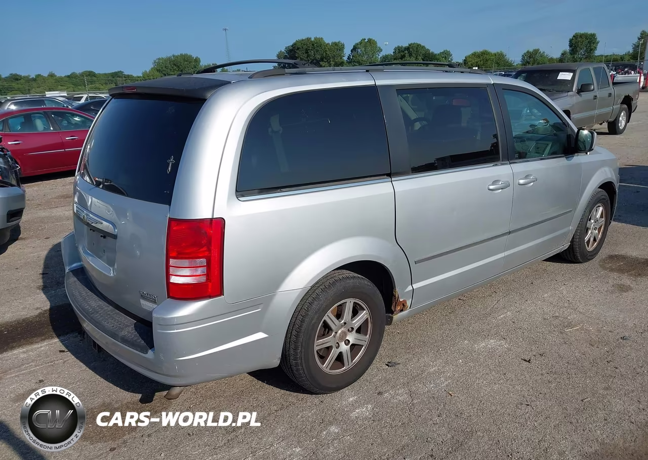 2010 Chrysler Town & Country Touring VIN:2A4RR5D18AR131983 - 4