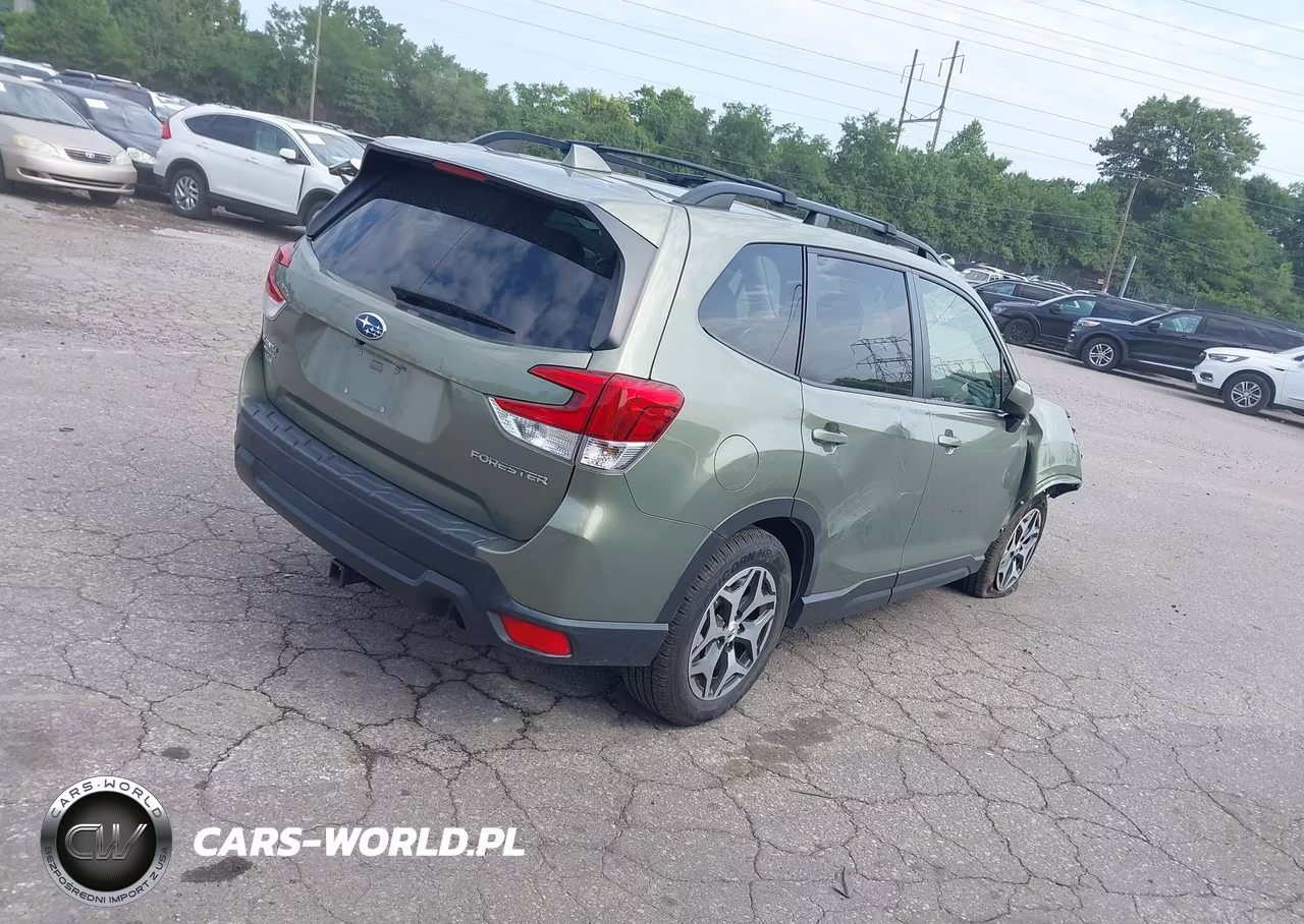 2019 Subaru Forester Premium VIN:JF2SKAGC9KH515626 - 4